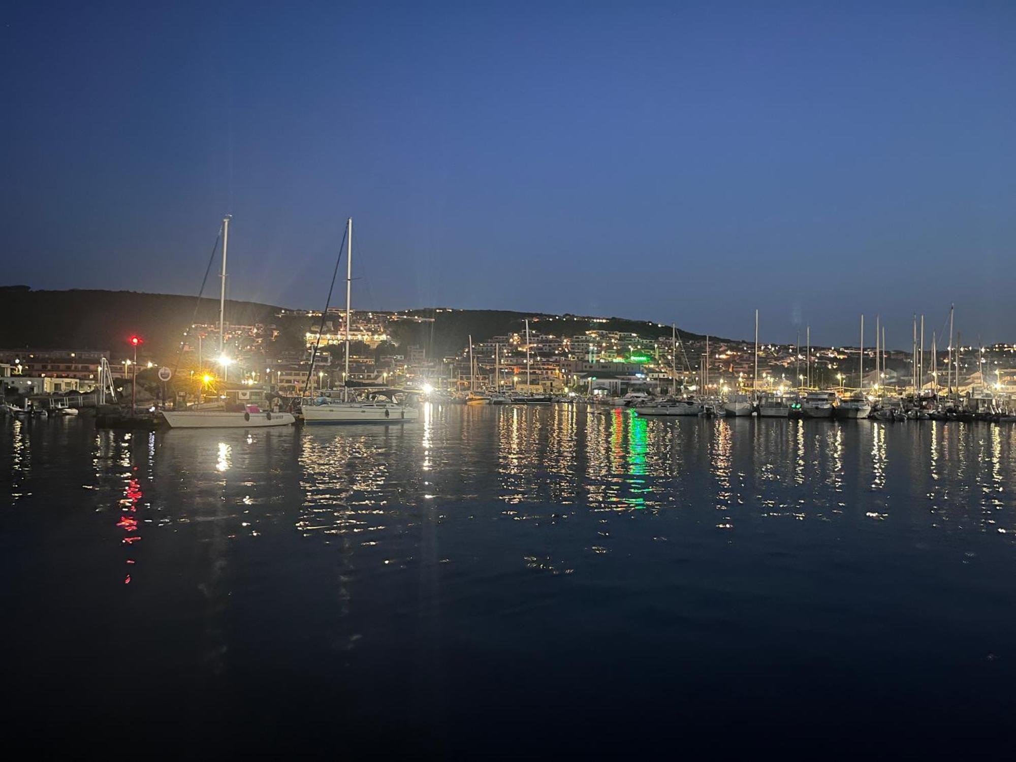 L'Angolo Sul Porto Palau Luaran gambar